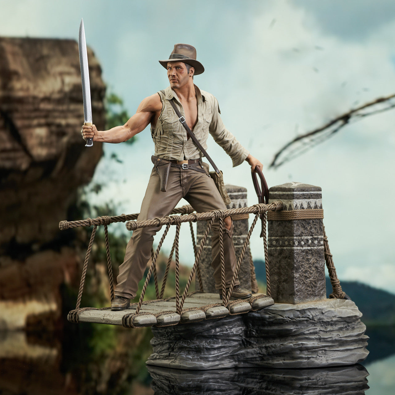 Indiana Jones and the Temple of Doom™ - Indiana Jones™ (Rope Bridge Standoff) Deluxe Gallery Diorama (Pre-Order)